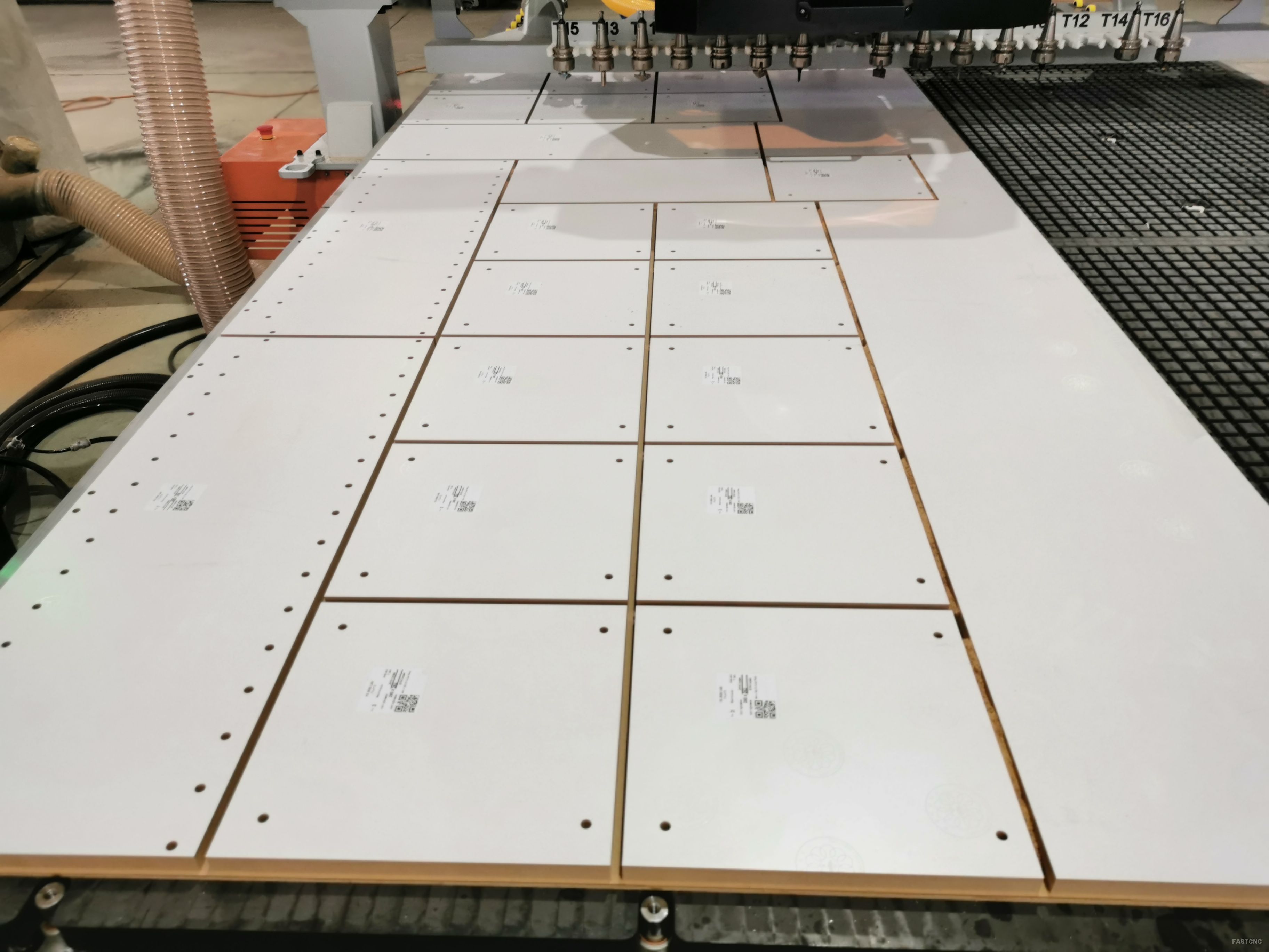 XK1325-12 ATC Nestting and labeling machined 
